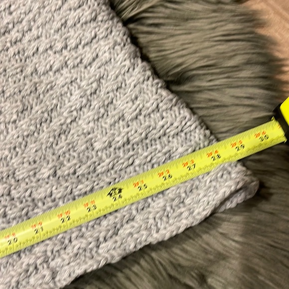 Gap Infinity Scarf - Picture 3 of 6